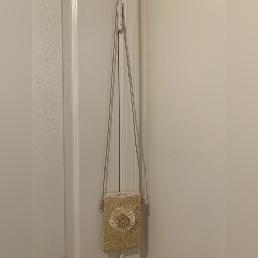 Adorable Mini Daisy Sunflower Weave Pull String Closure Crossbody Bag NEW